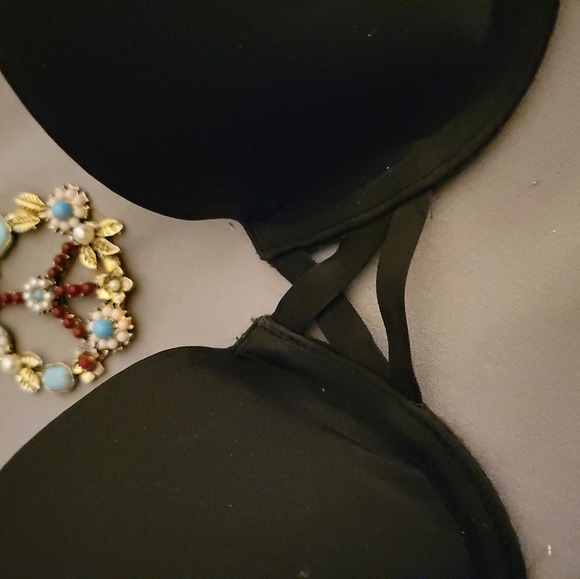 Victoria's Secret Bra - Picture 10 of 12